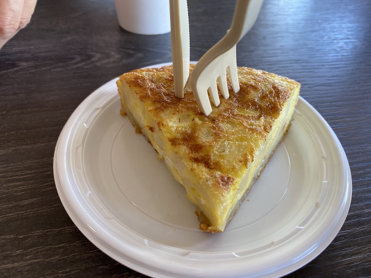 Kasalta interior and baked goods