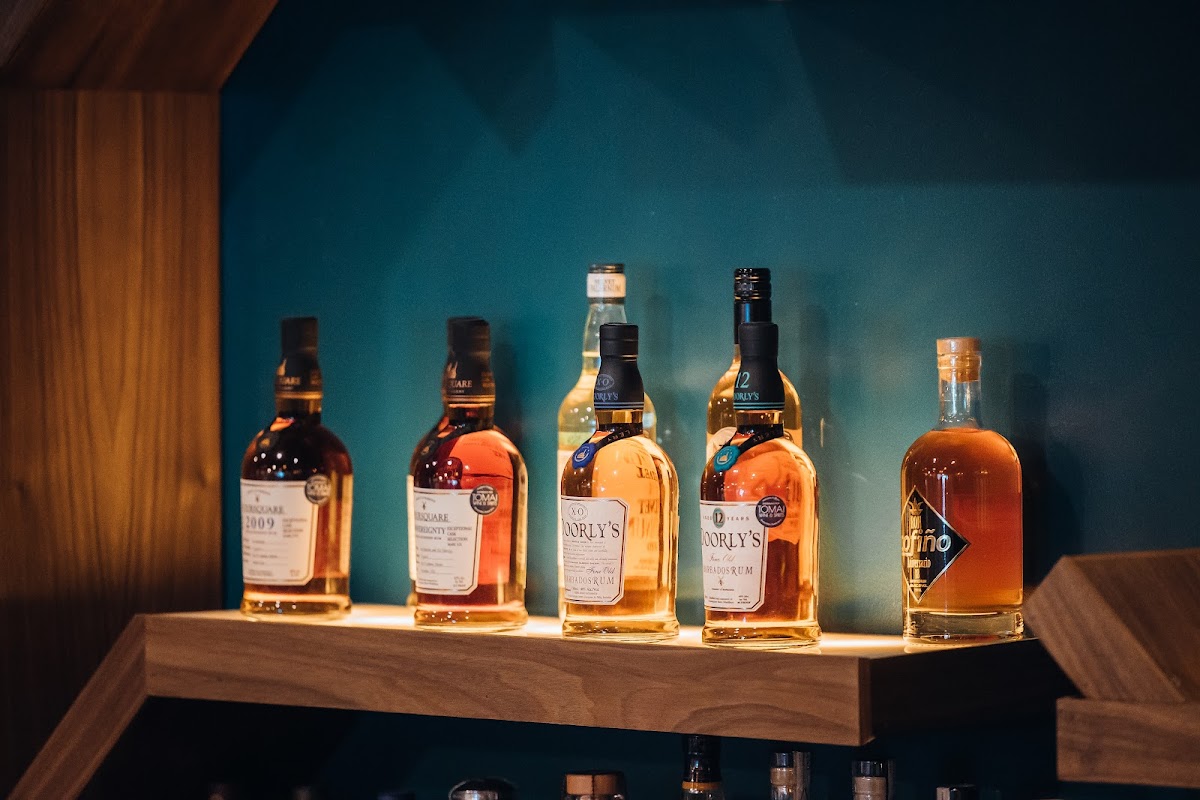 kāne Rum Bar atmosphere