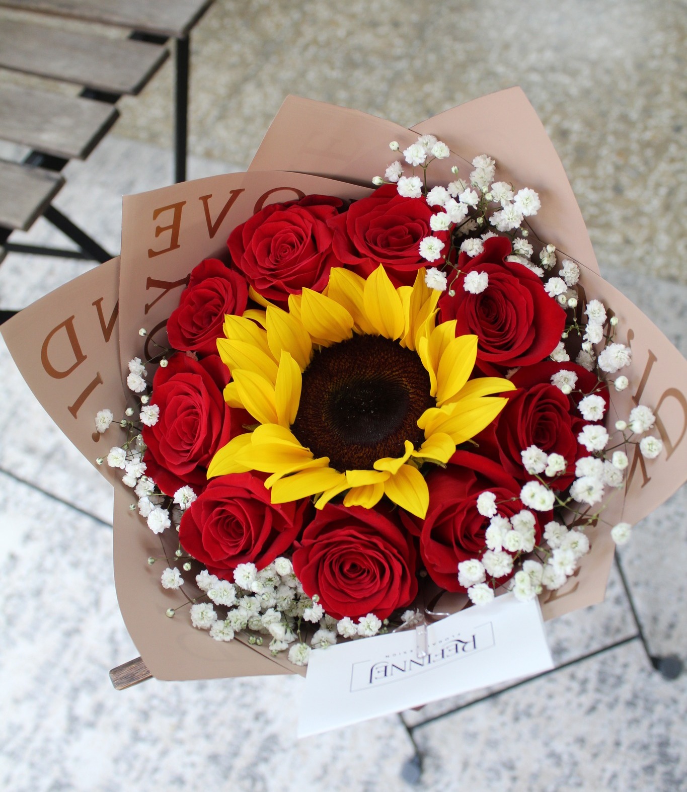 She's Gold — arreglo especial