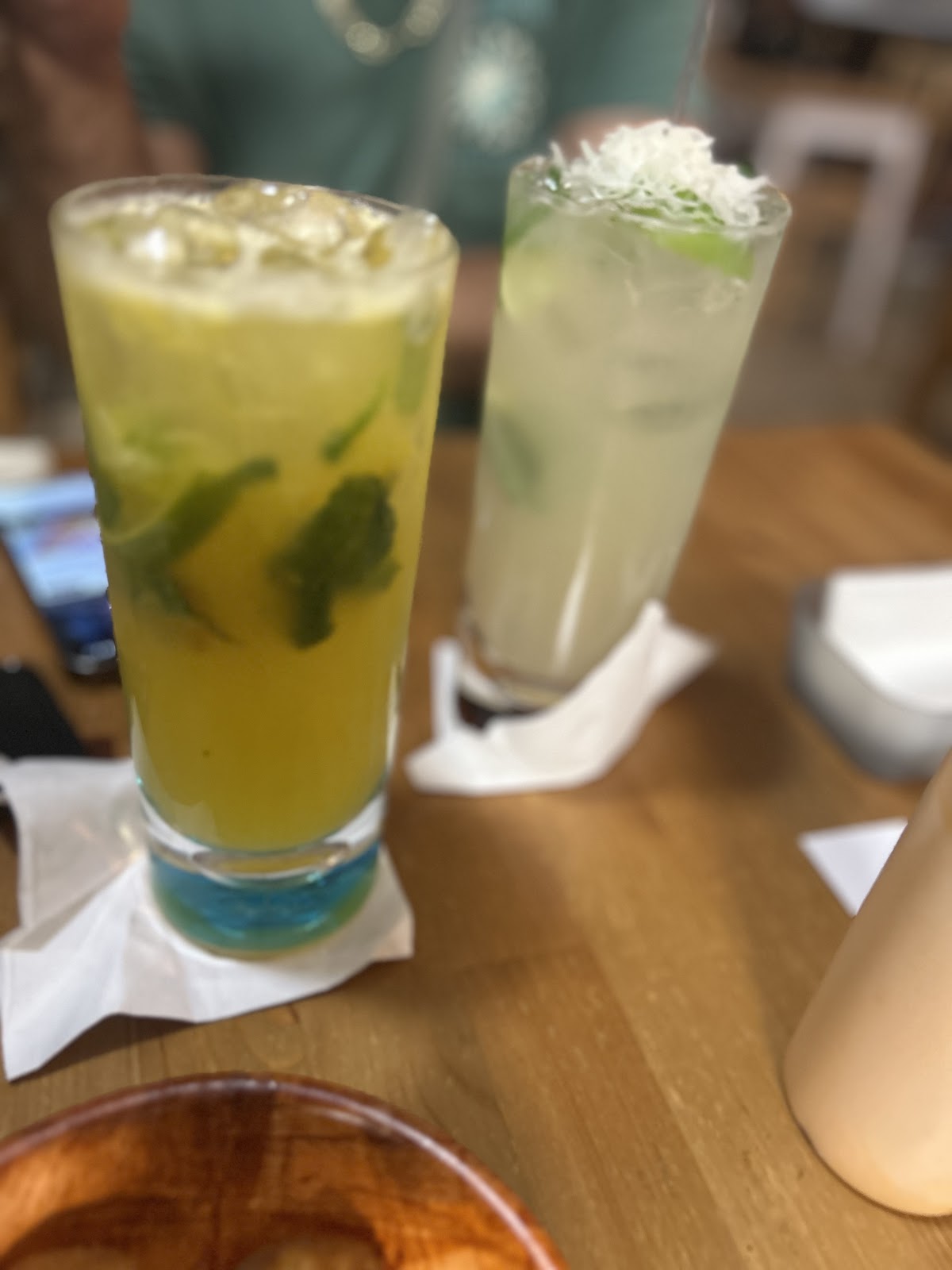 Salón de eventos de La Resaca decorado para celebración