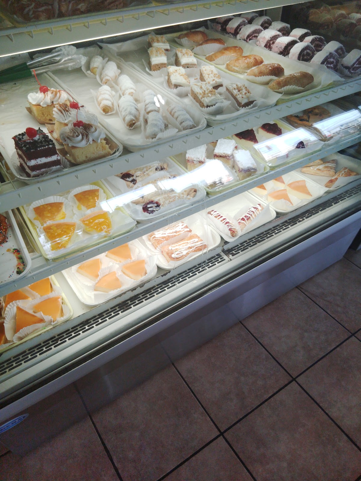 Repostería criolla puertorriqueña en Mercado's Bakery