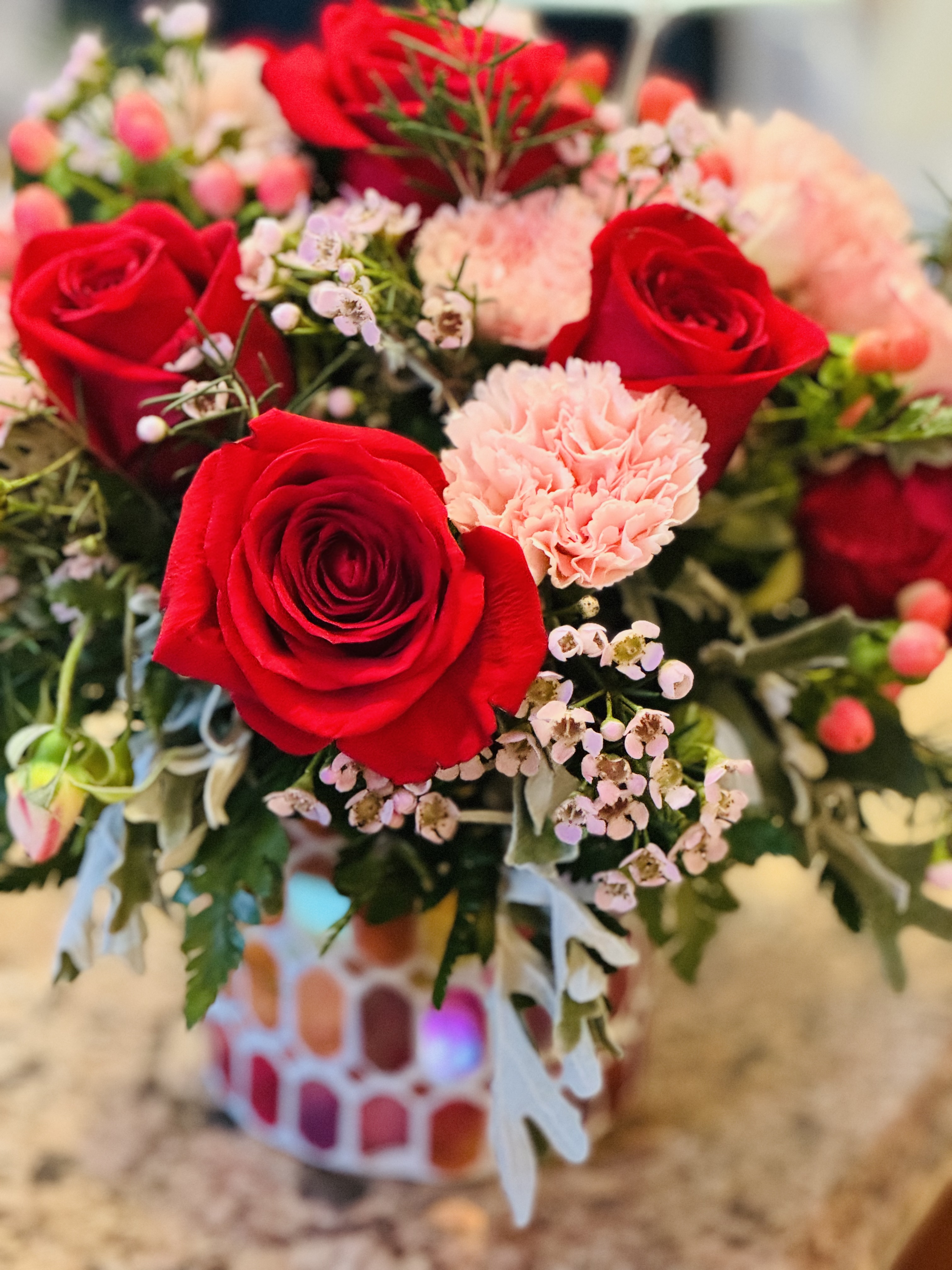 Arreglo floral de D'Flor — vista cenital de ramos florales