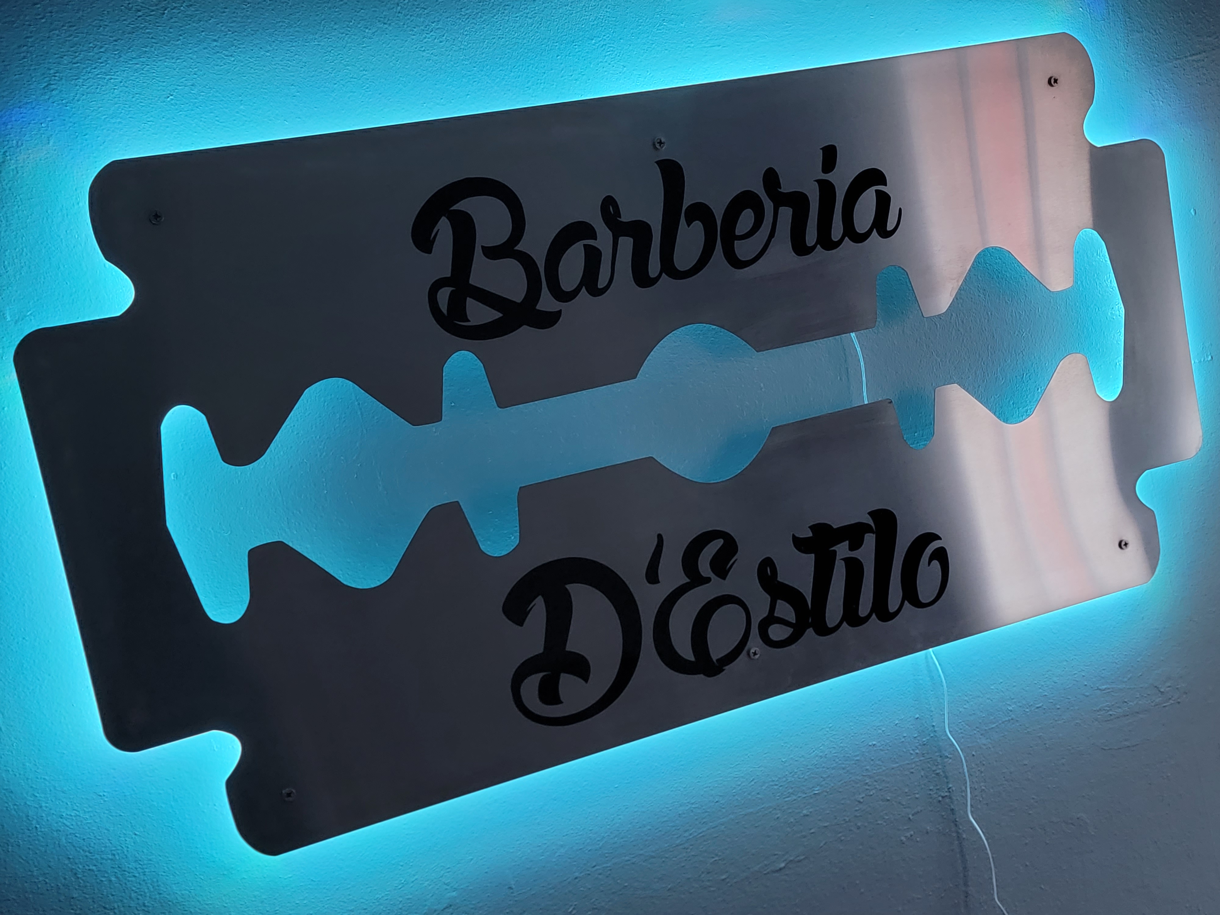 Trabajo de barbería — corte con fade