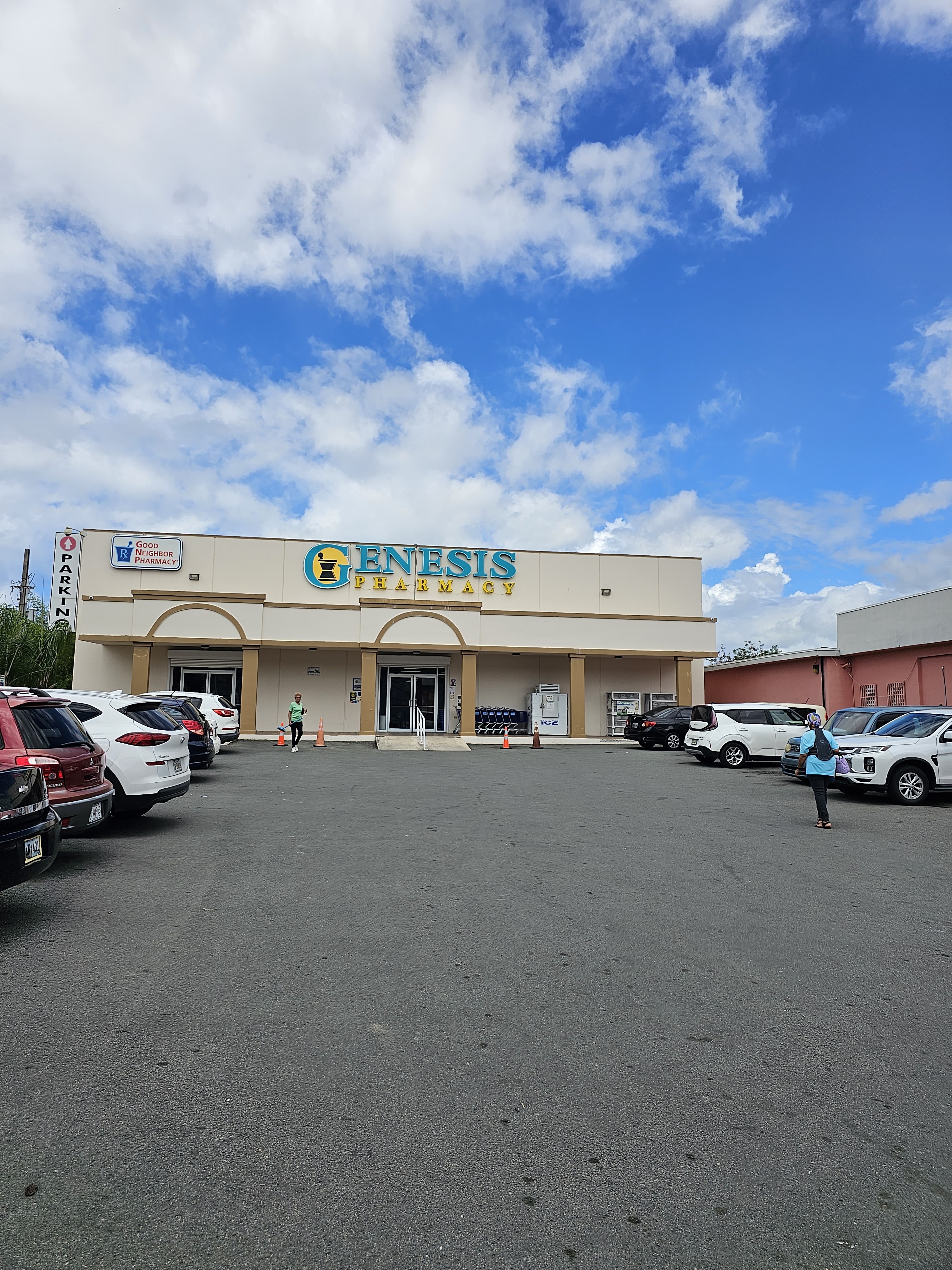 Farmacia Genesis Pharmacy productos disponibles