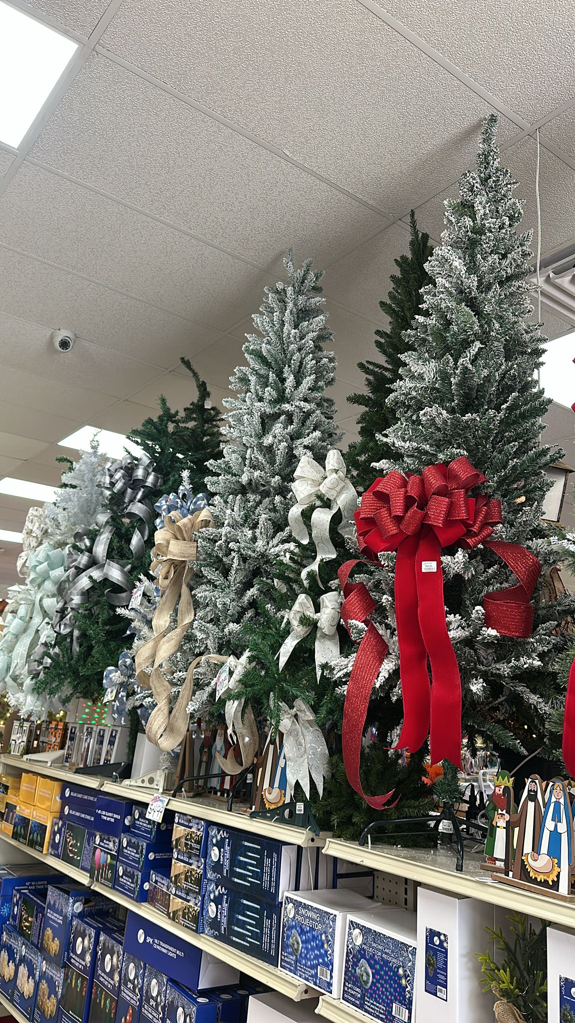 Farmacia Genesis Pharmacy interior
