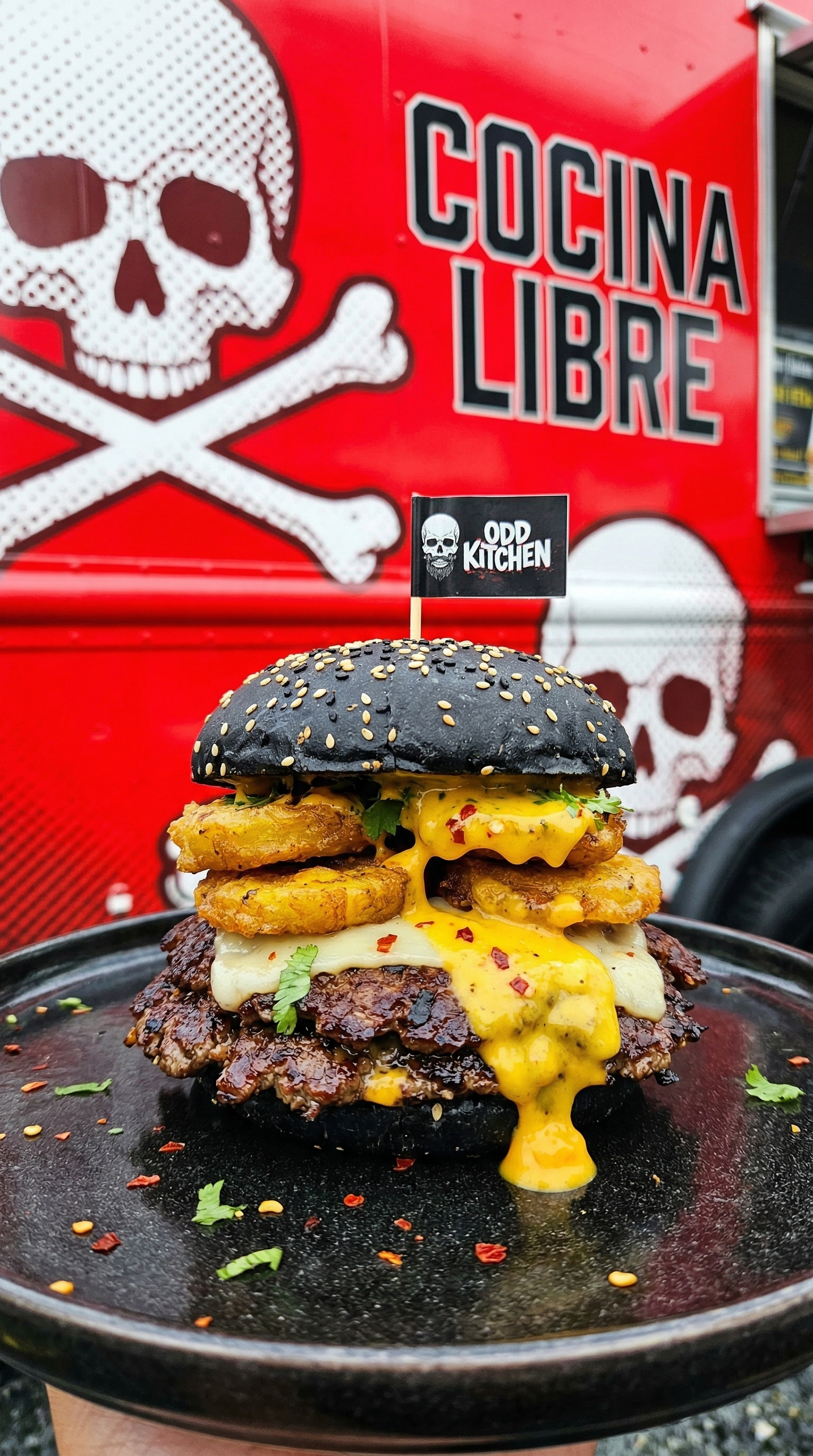 ODD Burger — la hamburguesa insignia de ODD Kitchen