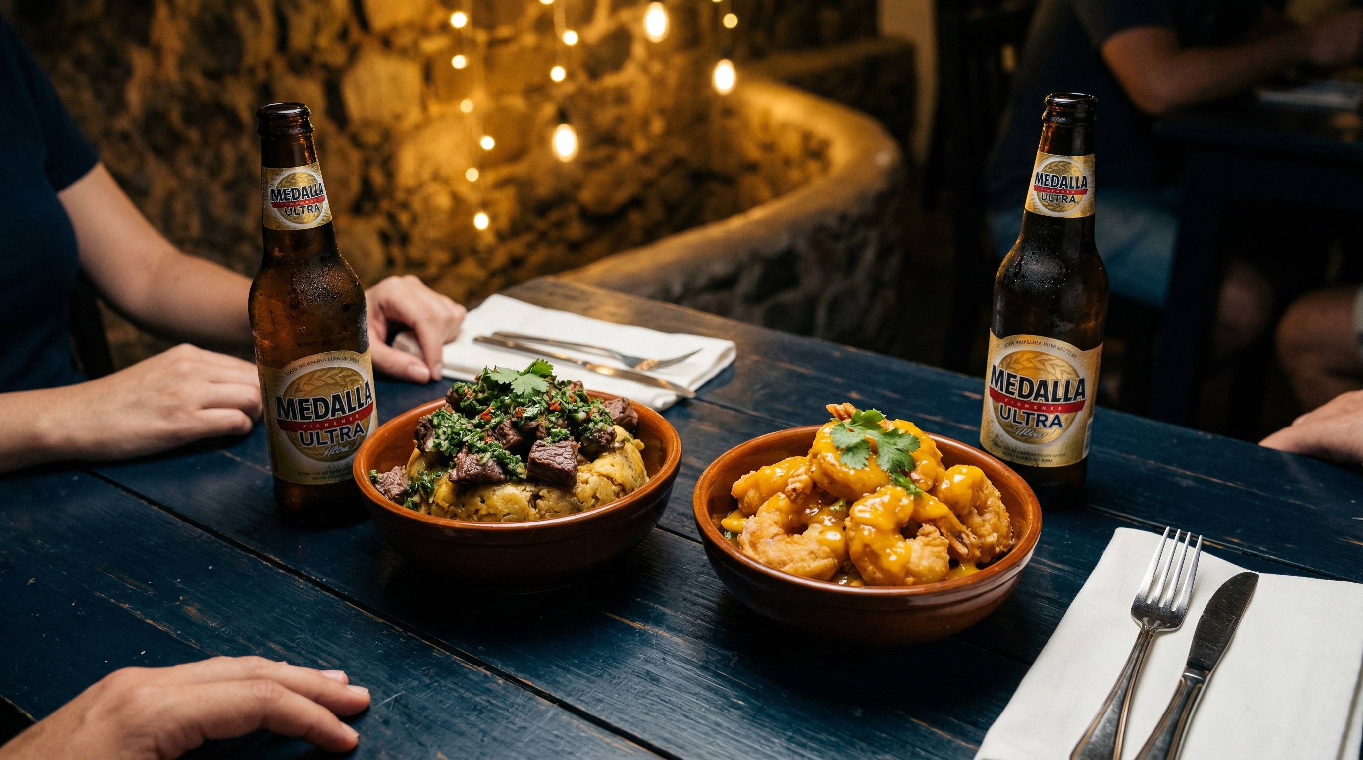 Gente disfrutando en Rellena'o — Old San Juan