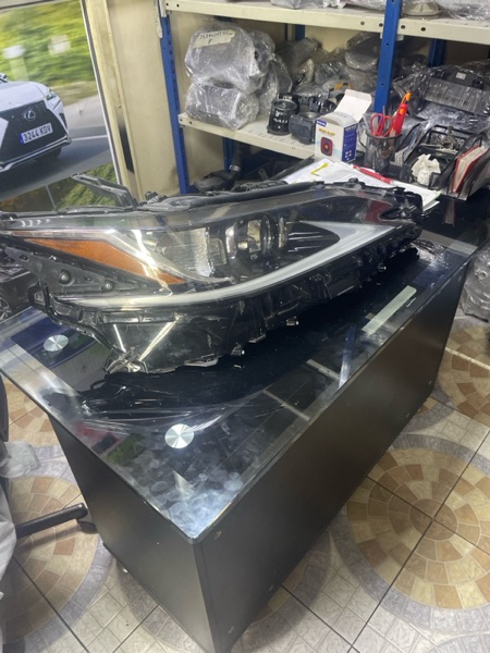 ES 350 Used Head Lights