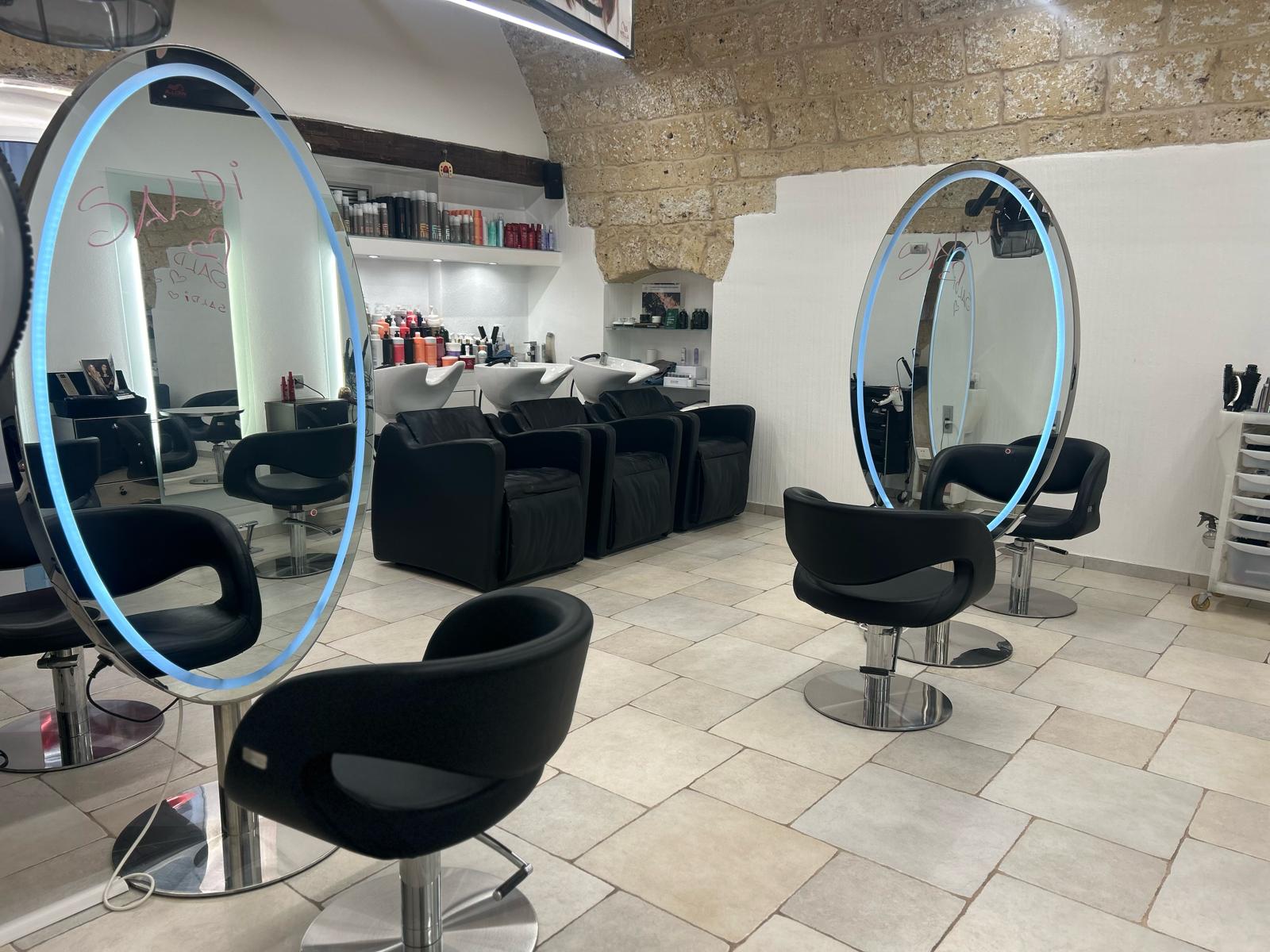 hairstylist Vanità Parrucchieri