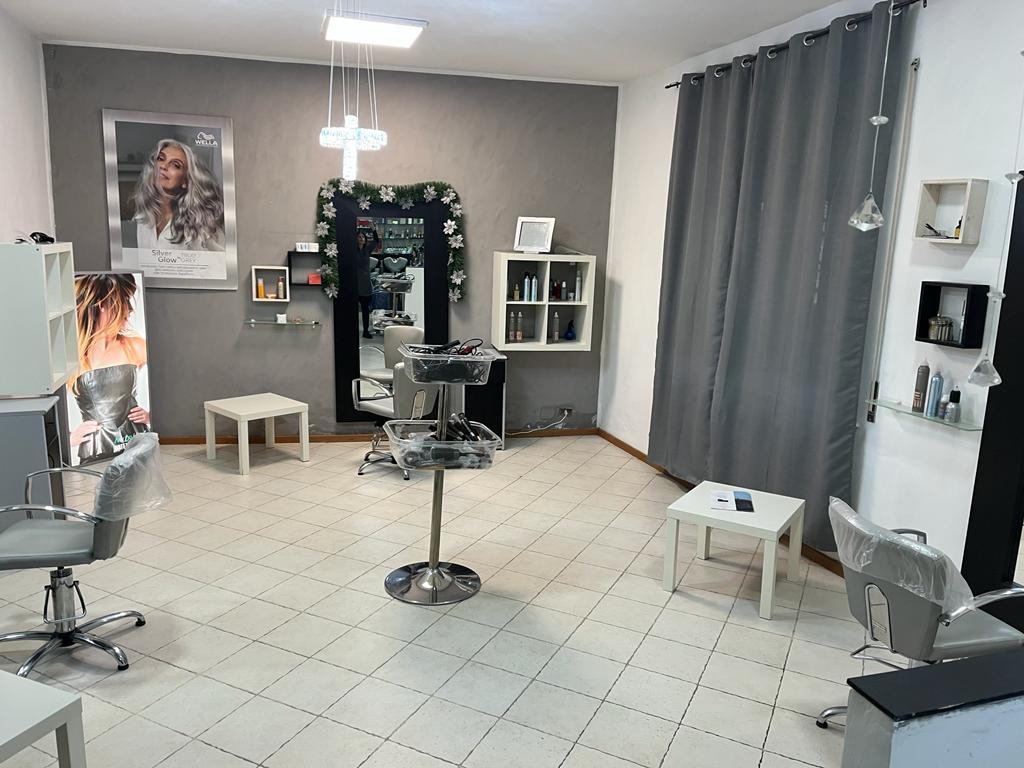 salone di bellezza Ezea Coiffeur Parrucchieri Di Scarselli Enza