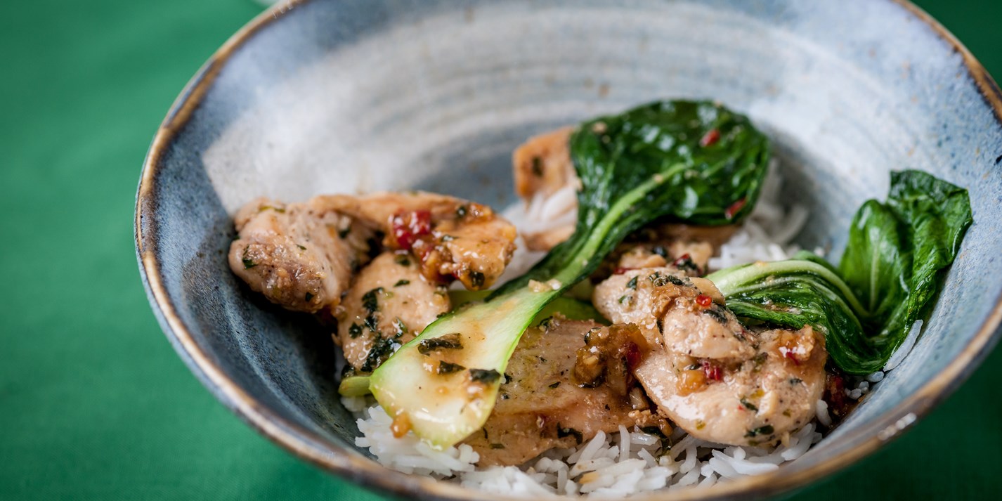 Sweet chilli chicken with garlic, lemon and coriander