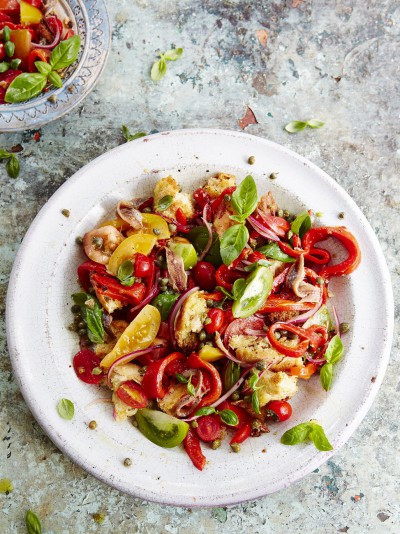Panzanella (Tuscan tomato & bread salad)