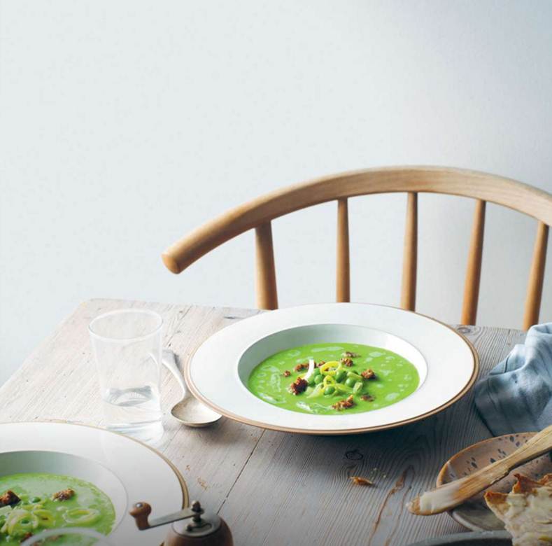 Chilled pea & dill soup with rye