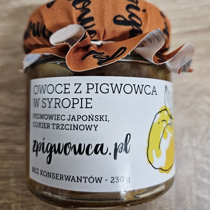 Owoce pigwowca w syropie z cukru trzcinowego
