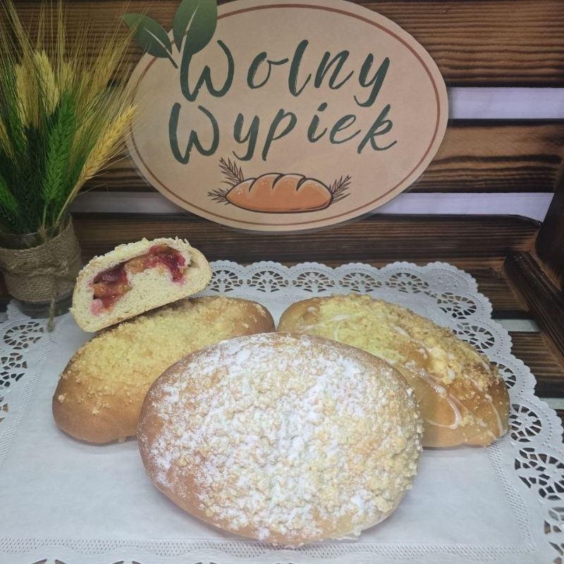 ŚLIWIANKA Z KRUSZONKĄ I CUKREM PUDREM
